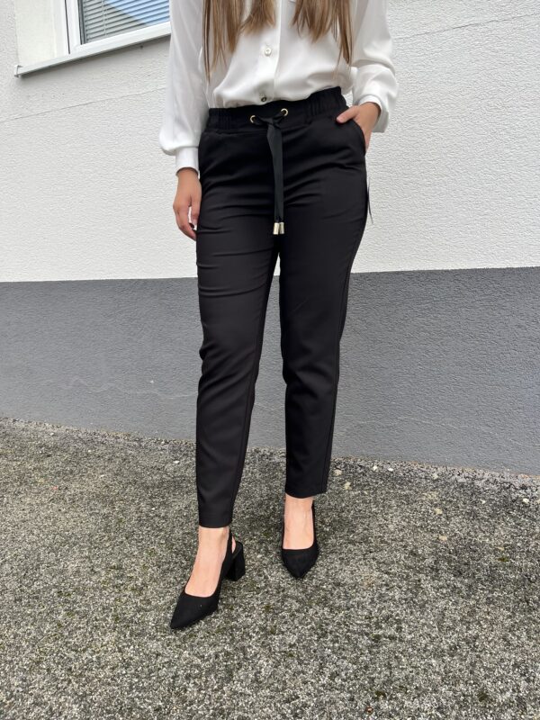 Čierne nohavice Sue Nohavice Woman Style 2